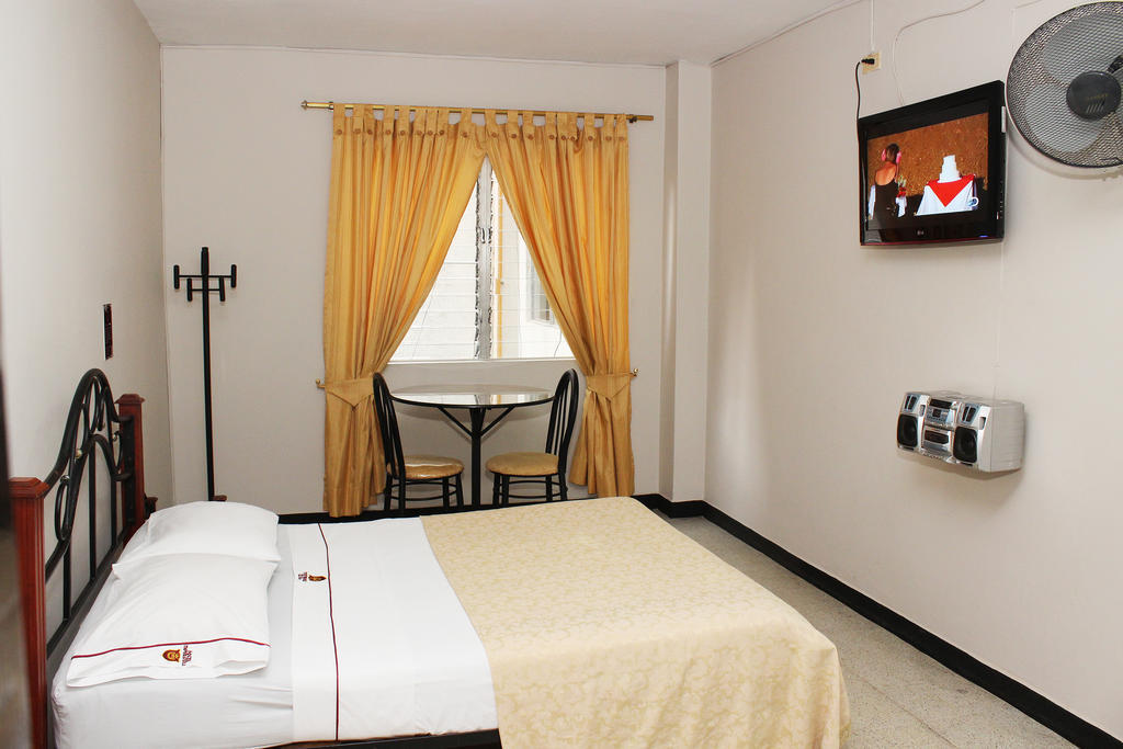 Hotel Normandia Медельин Номер фото